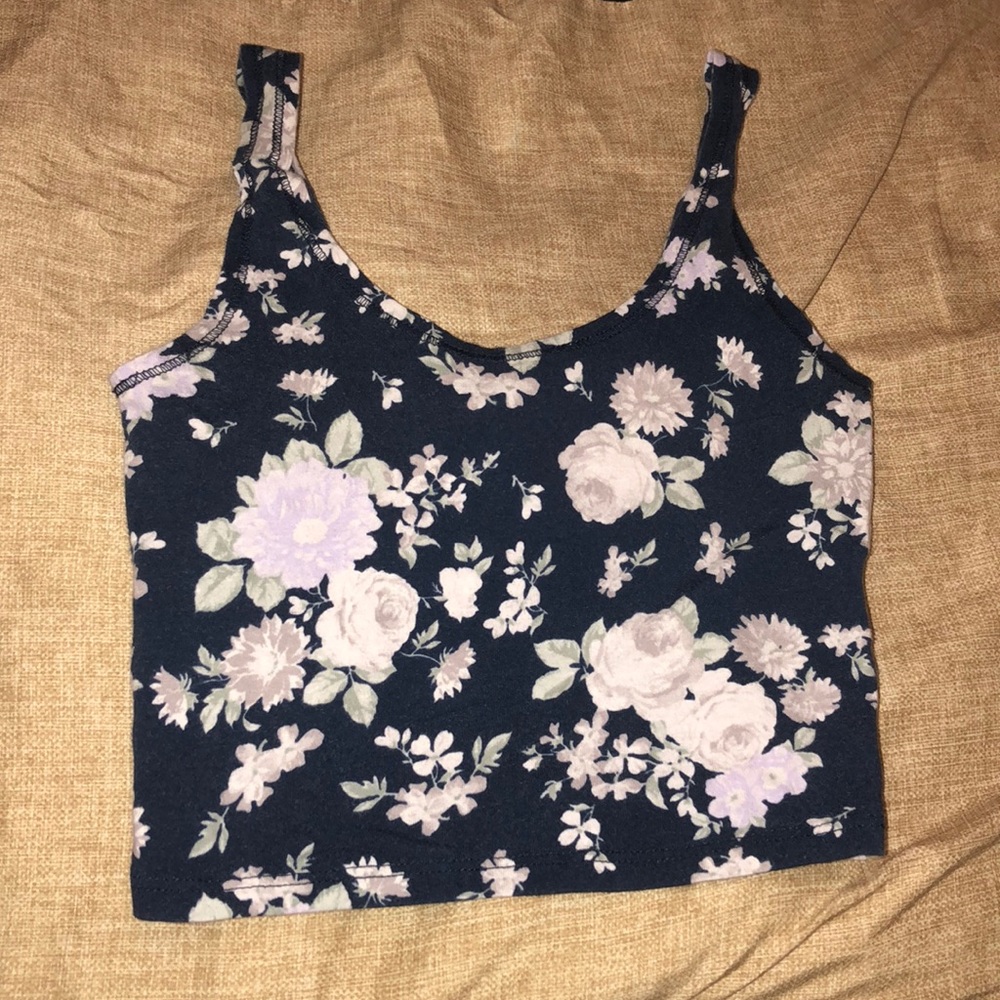 Navy floral crop top. Size Small.